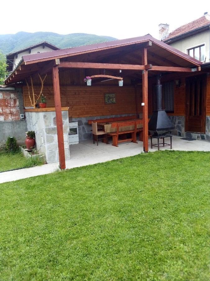 Holiday Guest House Kemo Sapareva Banya Eksteriør billede